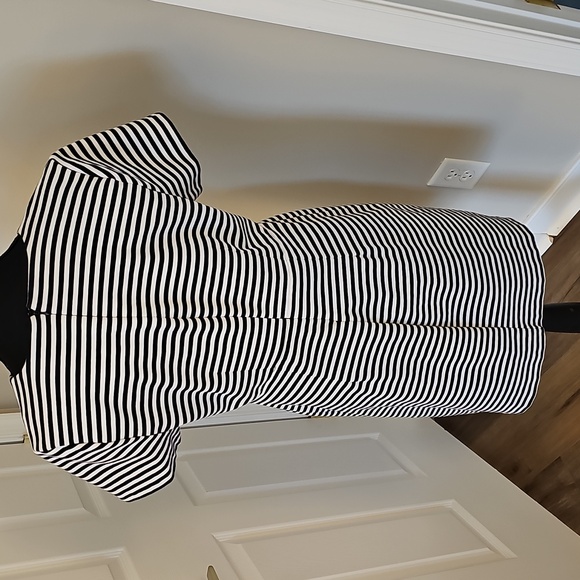 Dress - Picture 8 of 15